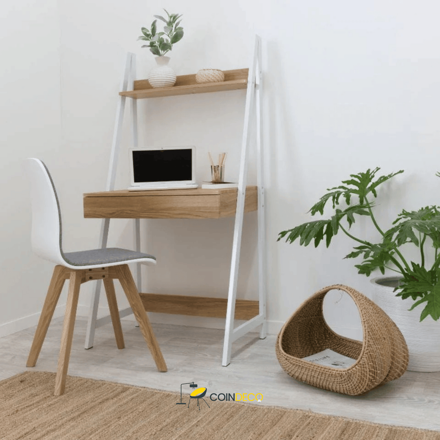 مكتب صغير للمساحات الضيقة – تصميم عصري